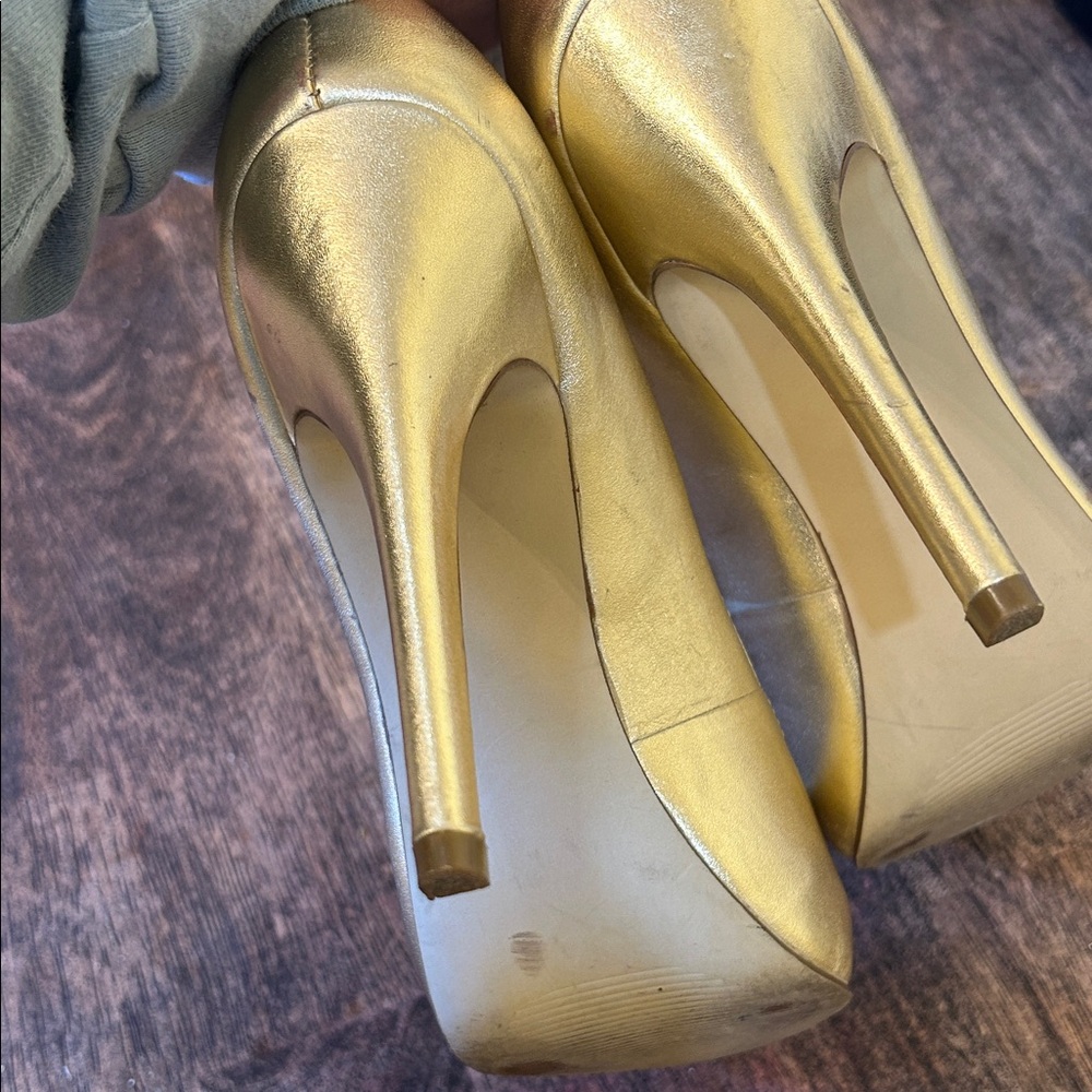 Steve Madden Metallic Gold Peep-Toe Heels - Picture 8 of 9